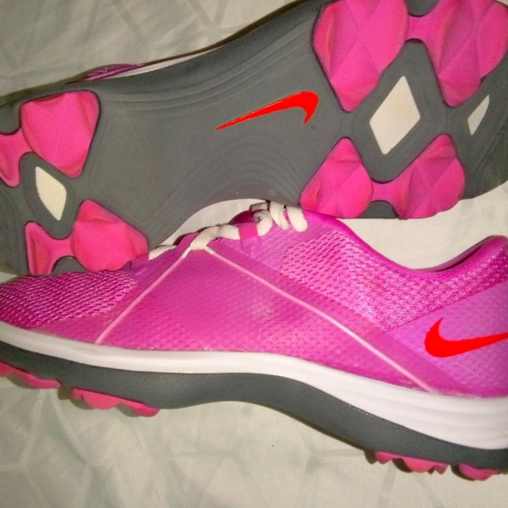 NEW Nike Women's Running Shoes
